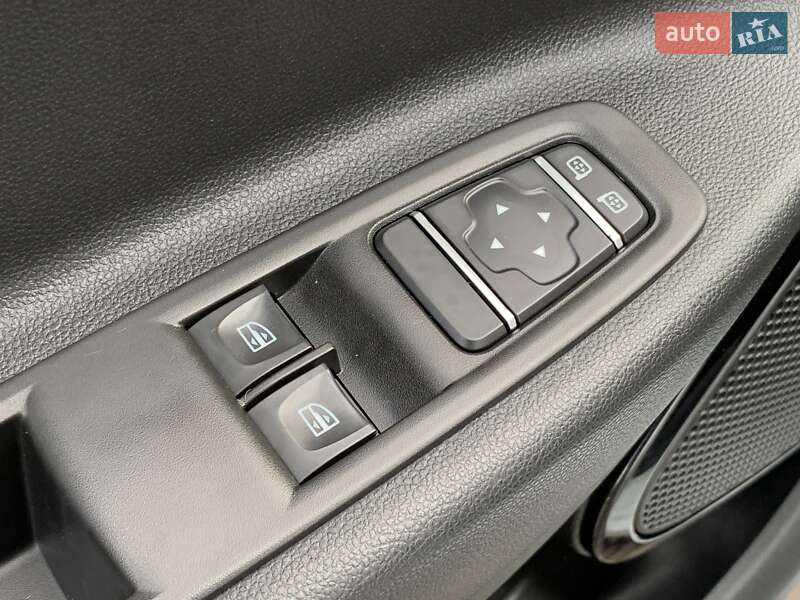 Хэтчбек Renault Zoe 2020 в Бердичеве фото 40 Хэтчбек Renault Zoe 2020 в Бердичеве