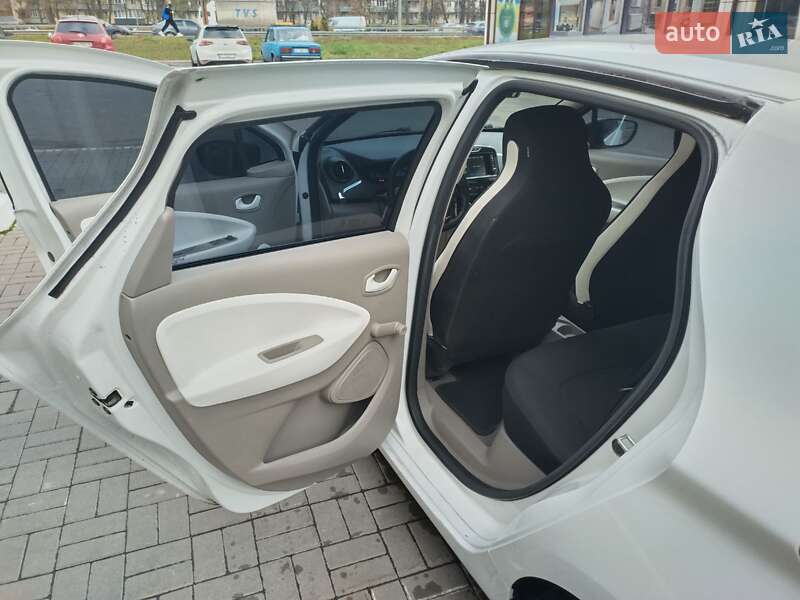 Хэтчбек Renault Zoe 2017 в Киеве фото 10 Хэтчбек Renault Zoe 2017 в Киеве