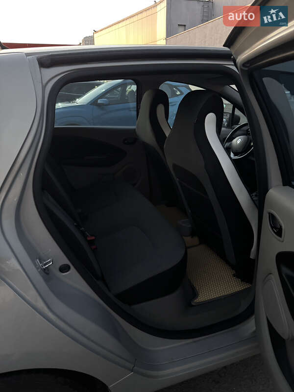 Хэтчбек Renault Zoe 2016 в Львове