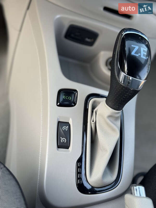 Хетчбек Renault Zoe 2015 в Львові фото 28 Хетчбек Renault Zoe 2015 в Львові