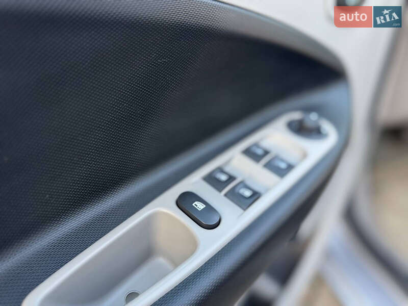 Хетчбек Renault Zoe 2015 в Львові фото 41 Хетчбек Renault Zoe 2015 в Львові