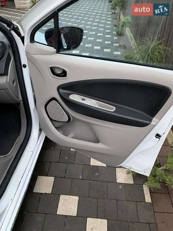 Хетчбек Renault Zoe 2015 в Золочеві фото 12 Хетчбек Renault Zoe 2015 в Золочеві