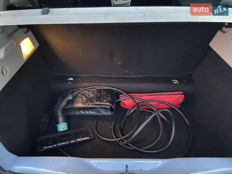 Хэтчбек Renault Zoe 2015 в Золочеве