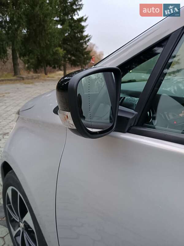 Хэтчбек Renault Zoe 2018 в Дубно