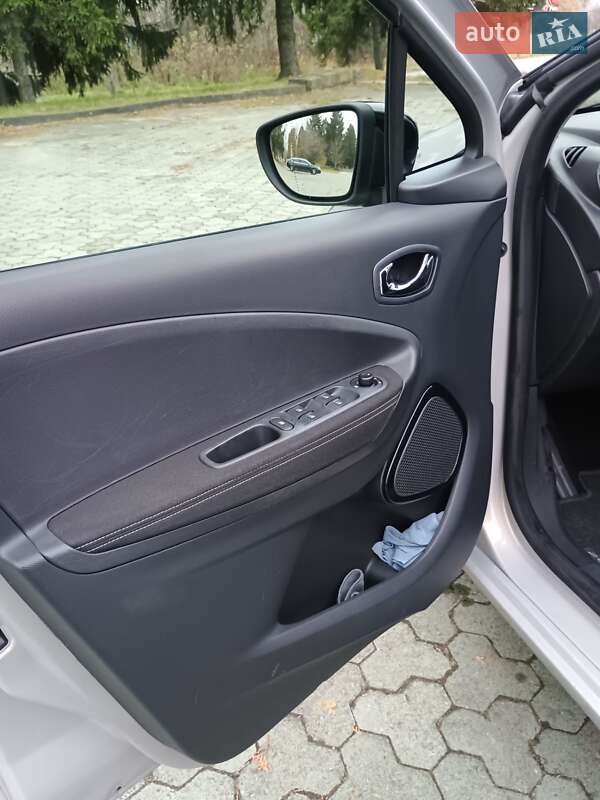 Хэтчбек Renault Zoe 2018 в Дубно