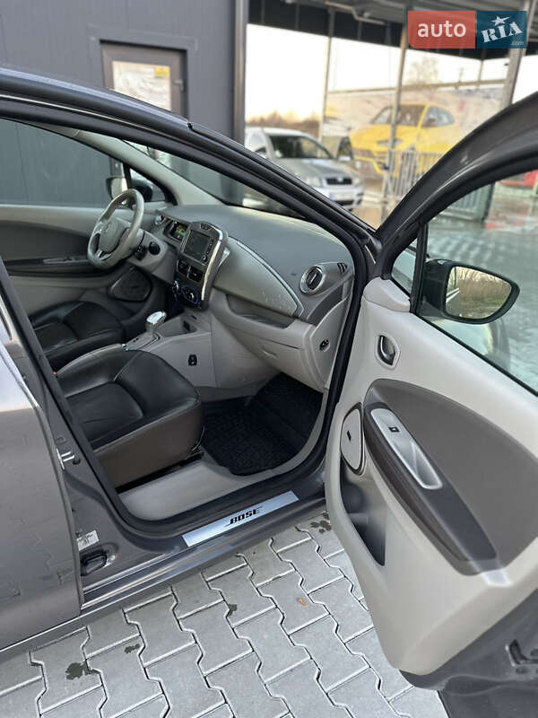 Хэтчбек Renault Zoe 2017 в Львове