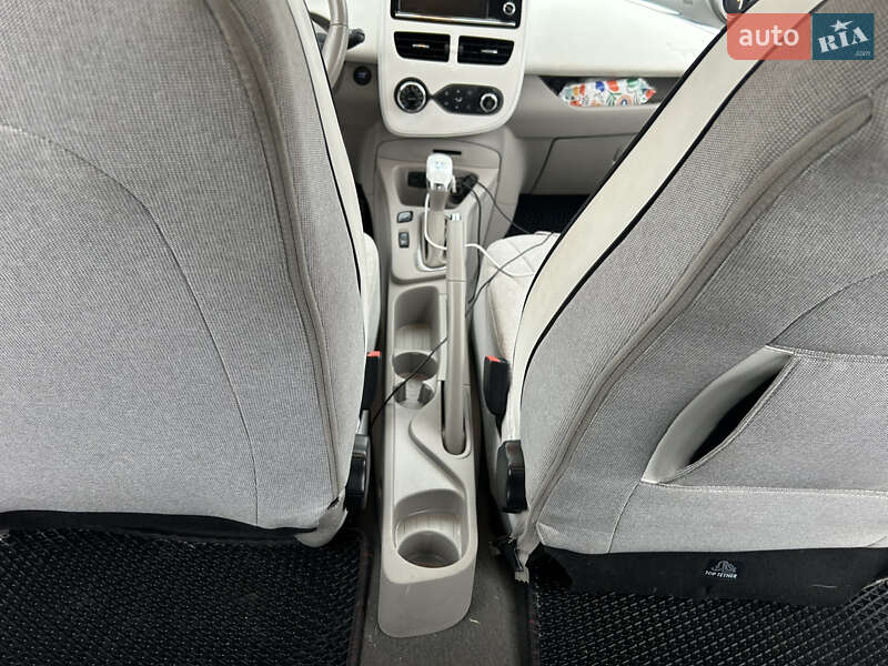 Хетчбек Renault Zoe 2018 в Дніпрі