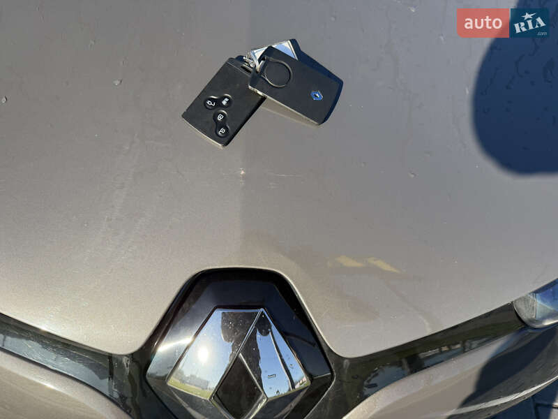 Хетчбек Renault Zoe 2016 в Луцьку