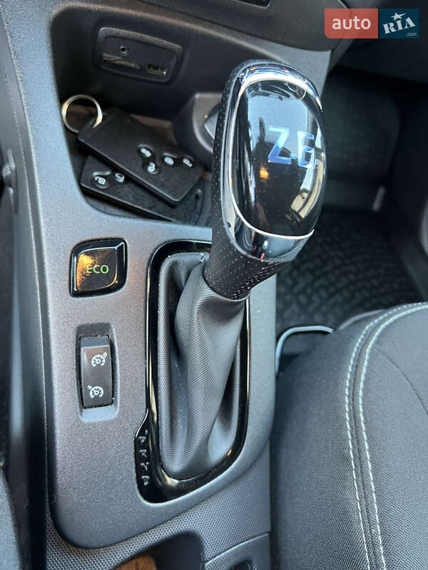 Хетчбек Renault Zoe 2017 в Рівному
