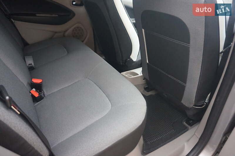 Хэтчбек Renault Zoe 2015 в Самборе