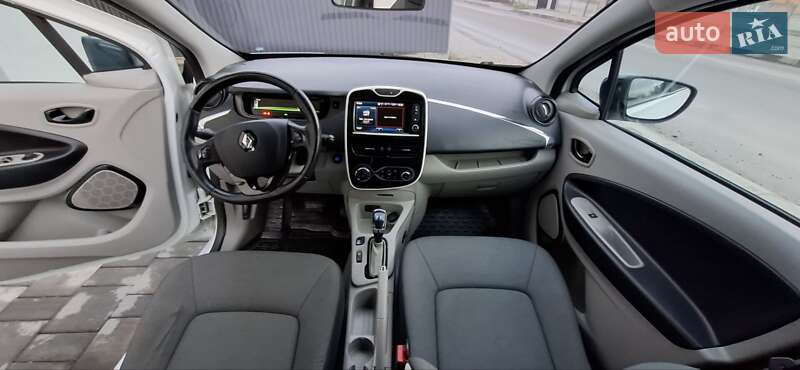 Хэтчбек Renault Zoe 2015 в Остроге