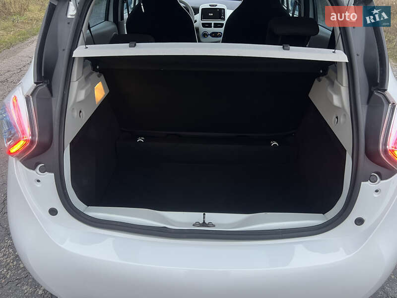 Хетчбек Renault Zoe 2016 в Києві фото 16 Хетчбек Renault Zoe 2016 в Києві