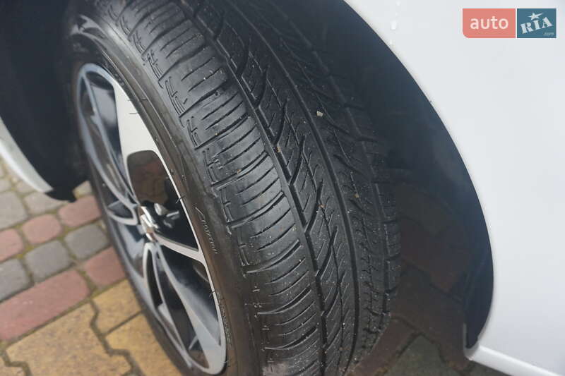 Хэтчбек Renault Zoe 2018 в Самборе