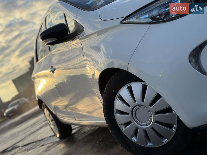 Хэтчбек Renault Zoe 2014 в Стрые фото 10 Хэтчбек Renault Zoe 2014 в Стрые