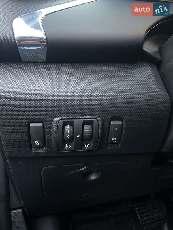 Хэтчбек Renault Zoe 2017 в Новоукраинке фото 26 Хэтчбек Renault Zoe 2017 в Новоукраинке