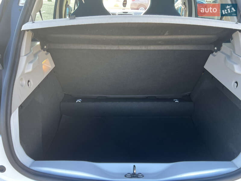 Хэтчбек Renault Zoe 2014 в Киеве фото 44 Хэтчбек Renault Zoe 2014 в Киеве