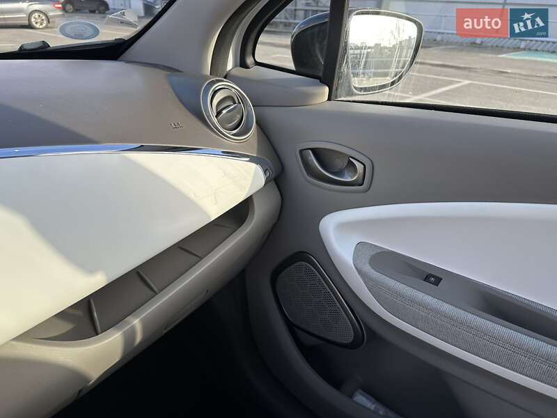 Хэтчбек Renault Zoe 2019 в Киеве фото 23 Хэтчбек Renault Zoe 2019 в Киеве