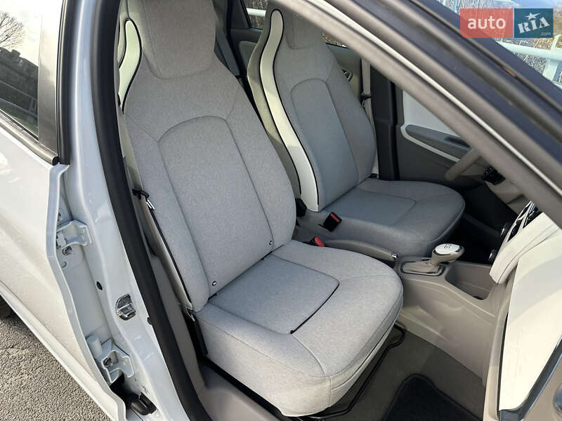 Хэтчбек Renault Zoe 2019 в Киеве фото 28 Хэтчбек Renault Zoe 2019 в Киеве