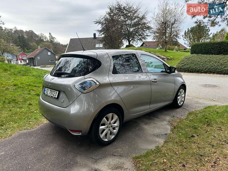 Хэтчбек Renault Zoe 2015 в Киеве фото 4 Хэтчбек Renault Zoe 2015 в Киеве