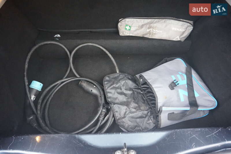 Хэтчбек Renault Zoe 2017 в Самборе фото 51 Хэтчбек Renault Zoe 2017 в Самборе