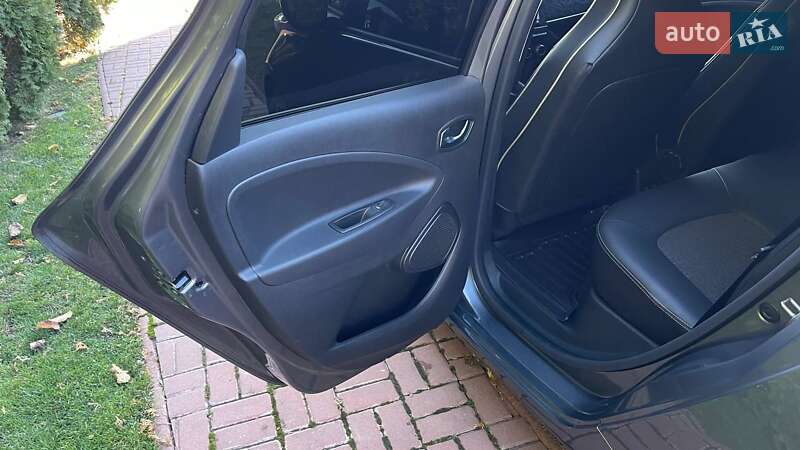 Хэтчбек Renault Zoe 2023 в Киеве фото 18 Хэтчбек Renault Zoe 2023 в Киеве