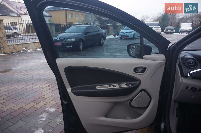 Хэтчбек Renault Zoe 2015 в Самборе фото 25 Хэтчбек Renault Zoe 2015 в Самборе