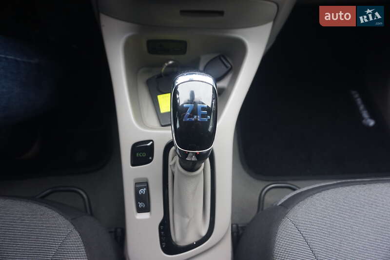 Хэтчбек Renault Zoe 2015 в Самборе фото 38 Хэтчбек Renault Zoe 2015 в Самборе