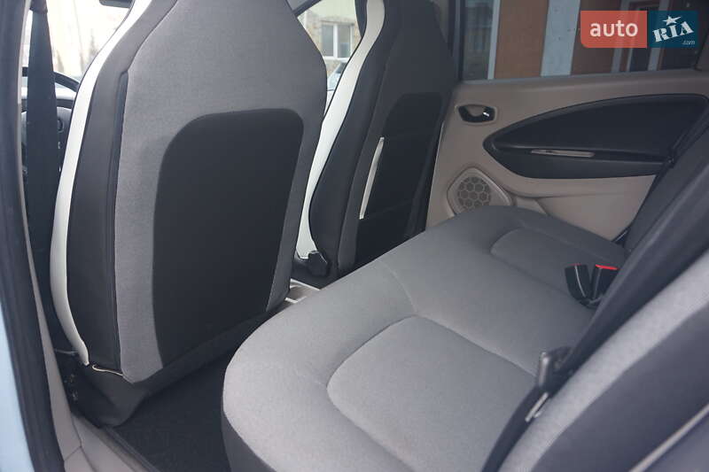 Хэтчбек Renault Zoe 2015 в Самборе фото 47 Хэтчбек Renault Zoe 2015 в Самборе