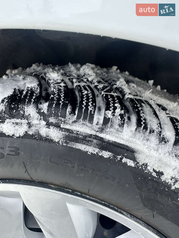 Хэтчбек Renault Zoe 2013 в Дубно