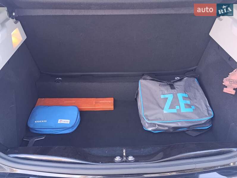 Хэтчбек Renault Zoe 2018 в Дубно