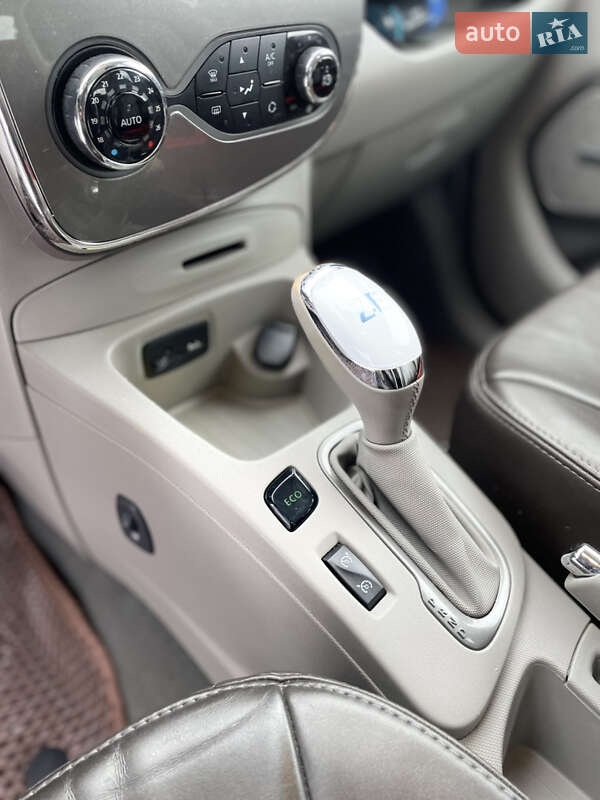 Хэтчбек Renault Zoe 2017 в Хмельницком