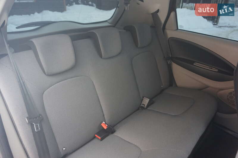 Хэтчбек Renault Zoe 2015 в Самборе