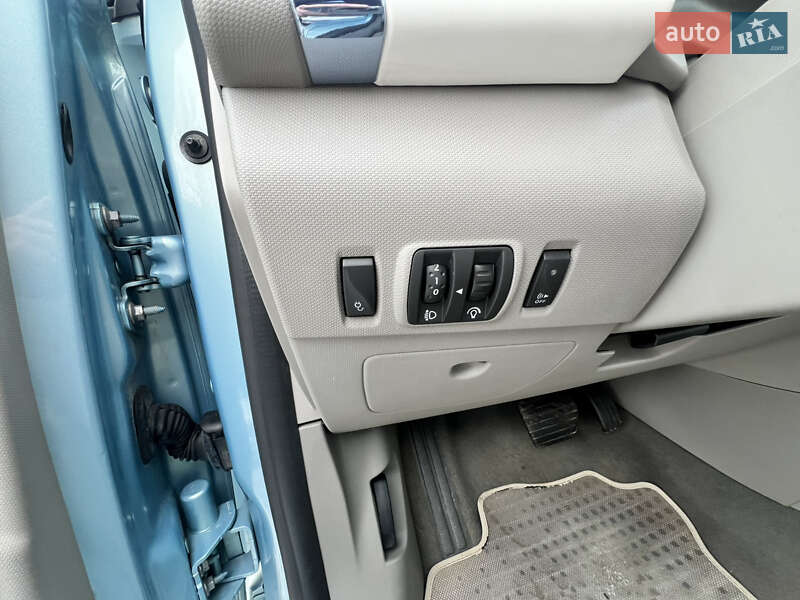 Хэтчбек Renault Zoe 2013 в Одессе фото 20 Хэтчбек Renault Zoe 2013 в Одессе