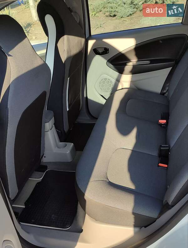 Хэтчбек Renault Zoe 2014 в Одессе фото 16 Хэтчбек Renault Zoe 2014 в Одессе