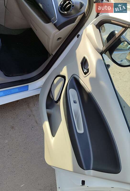 Хэтчбек Renault Zoe 2014 в Одессе фото 20 Хэтчбек Renault Zoe 2014 в Одессе