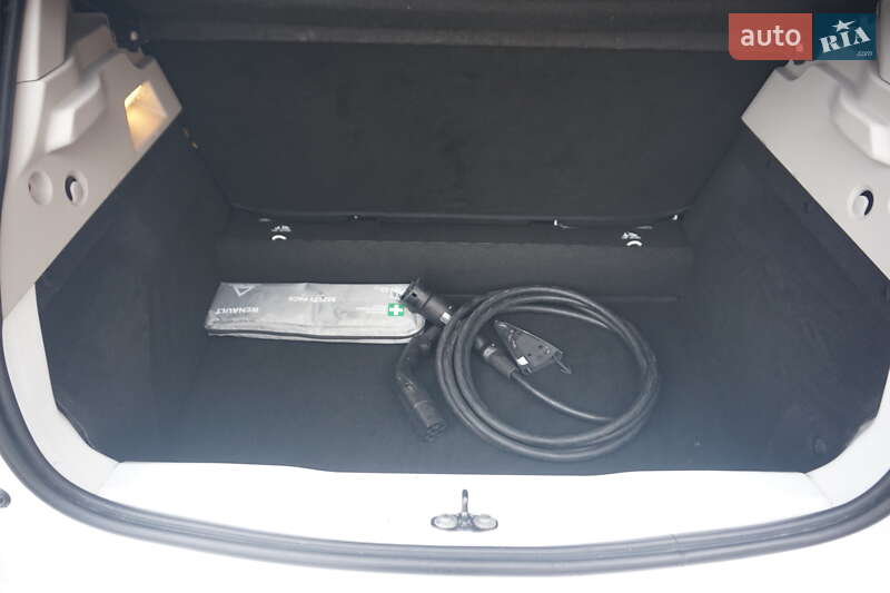 Хэтчбек Renault Zoe 2018 в Самборе