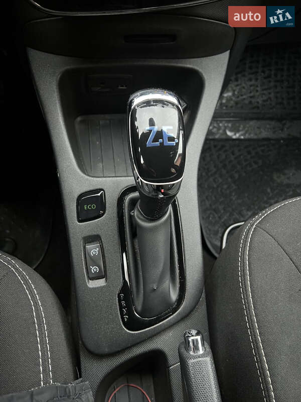 Хэтчбек Renault Zoe 2017 в Львове