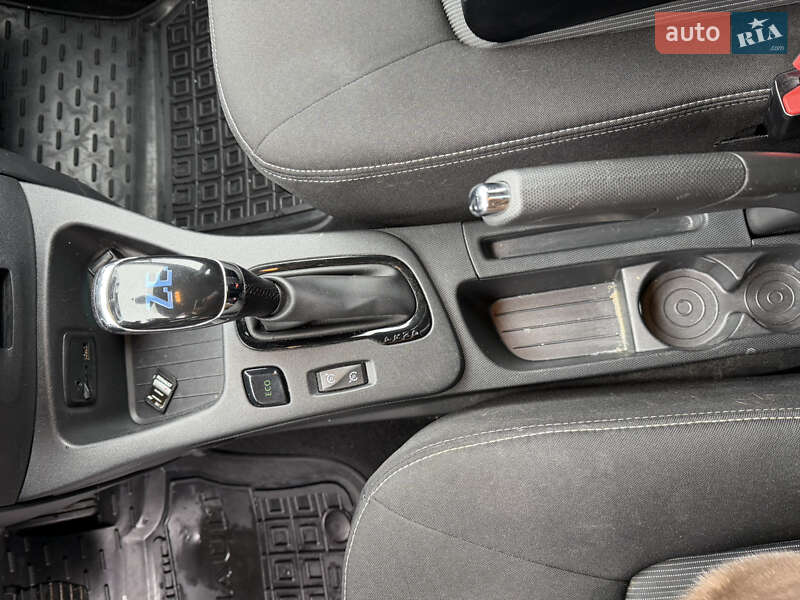 Хэтчбек Renault Zoe 2018 в Одессе фото 11 Хэтчбек Renault Zoe 2018 в Одессе