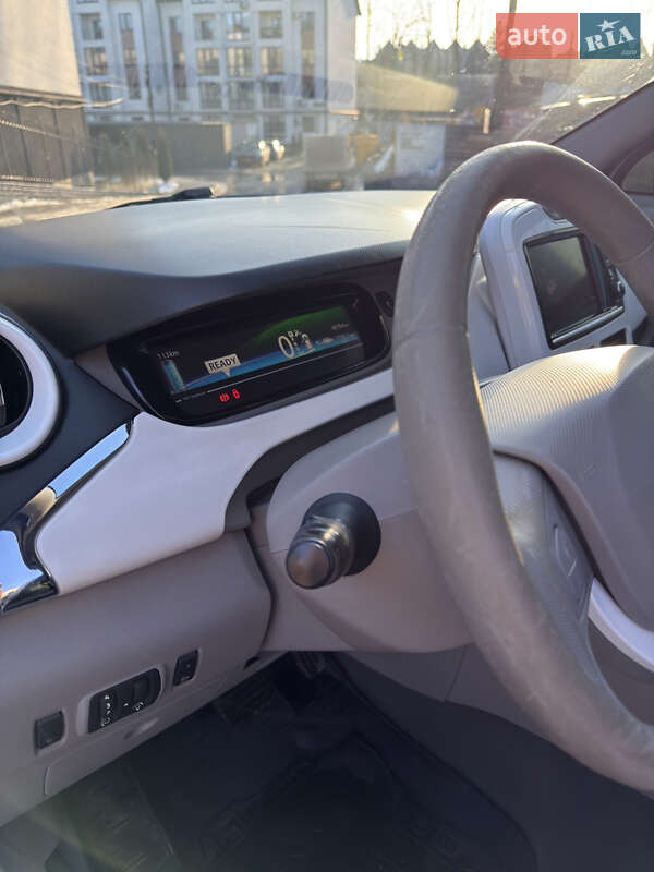 Хэтчбек Renault Zoe 2016 в Черновцах