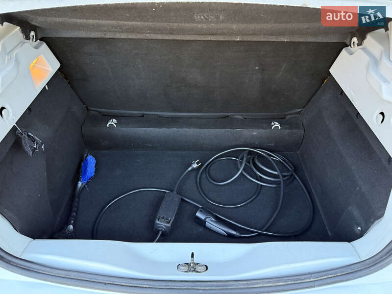 Хэтчбек Renault Zoe 2016 в Черновцах