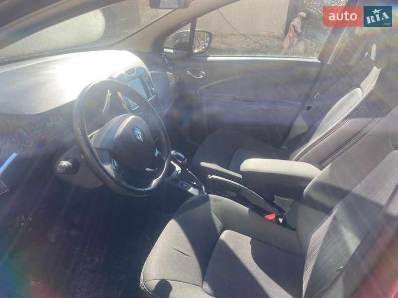 Хэтчбек Renault Zoe 2017 в Дубно