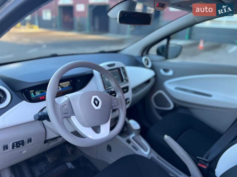 Хэтчбек Renault Zoe 2018 в Дубно