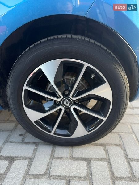 Хэтчбек Renault Zoe 2017 в Городке