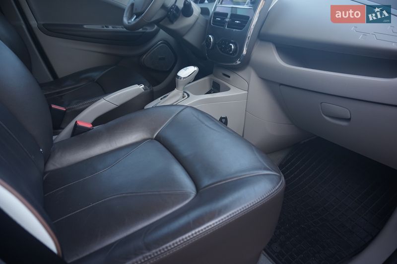 Хэтчбек Renault Zoe 2018 в Самборе