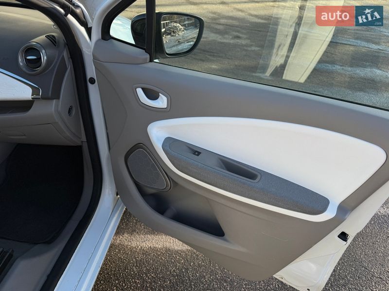 Хэтчбек Renault Zoe 2017 в Киеве