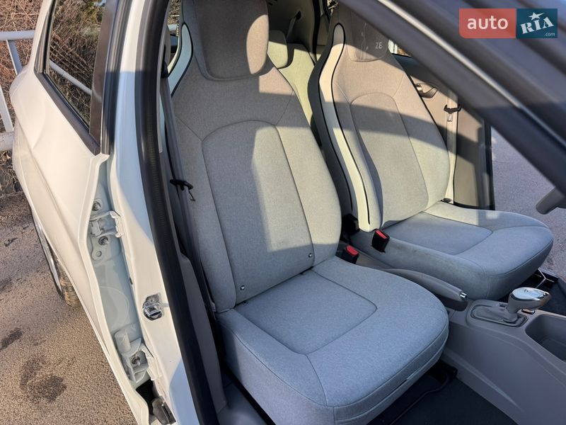 Хэтчбек Renault Zoe 2017 в Киеве