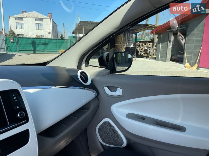 Хэтчбек Renault Zoe 2016 в Львове