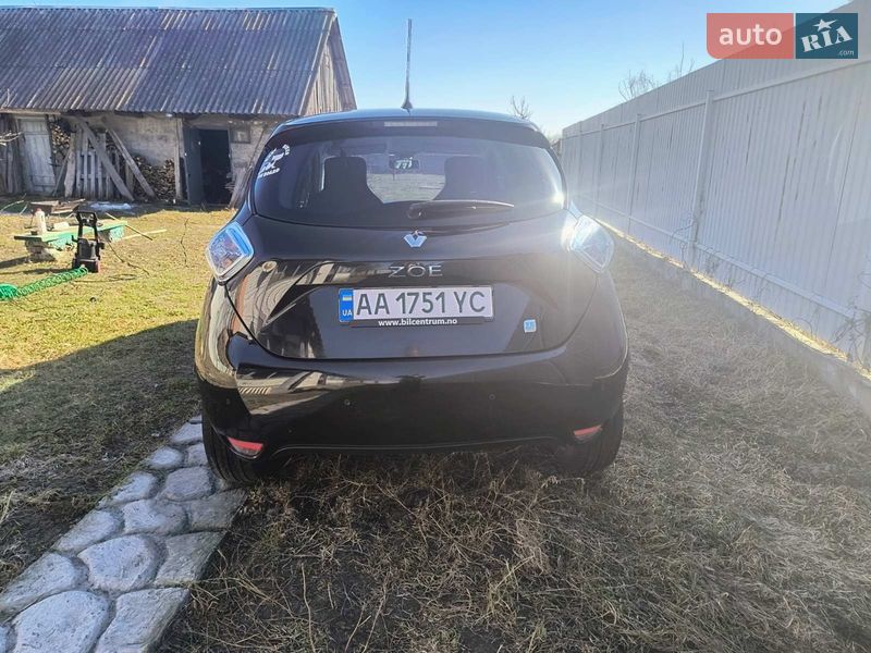 Хэтчбек Renault Zoe 2015 в Киеве