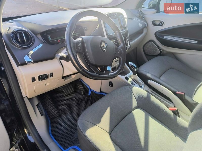 Хэтчбек Renault Zoe 2015 в Киеве