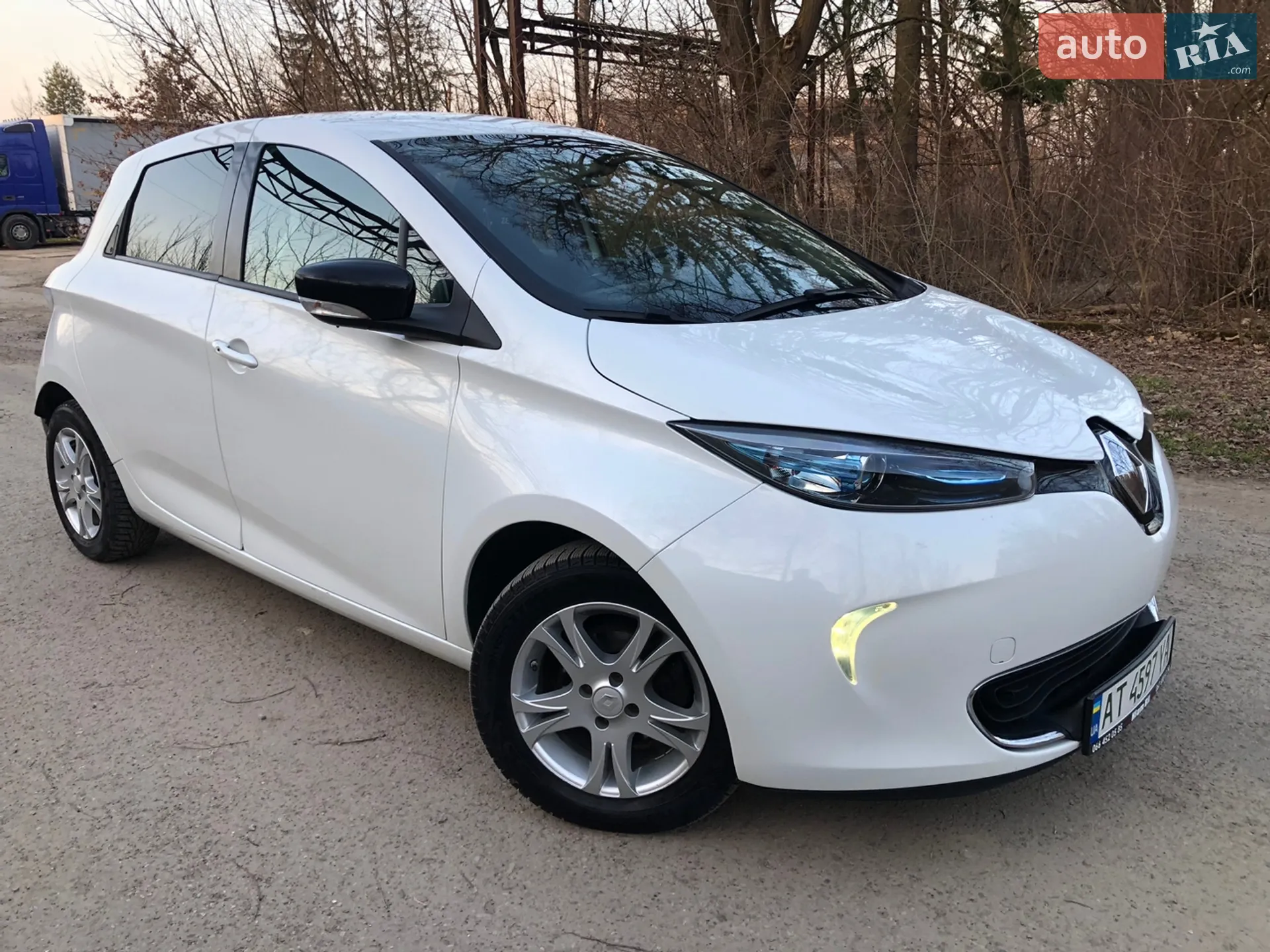 Renault Zoe 2016 VIN VF1AGVYB055583609 фото оголошення 4 з 17